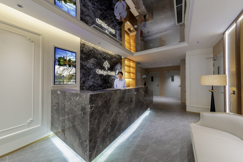 Suite Corner Room – Panoramic City Views in the Heart of Hanoi