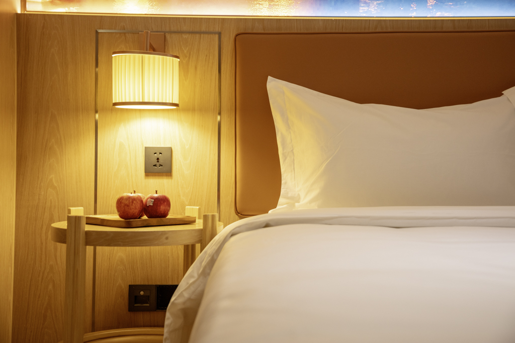 Suite Corner Room – Panoramic City Views in the Heart of Hanoi